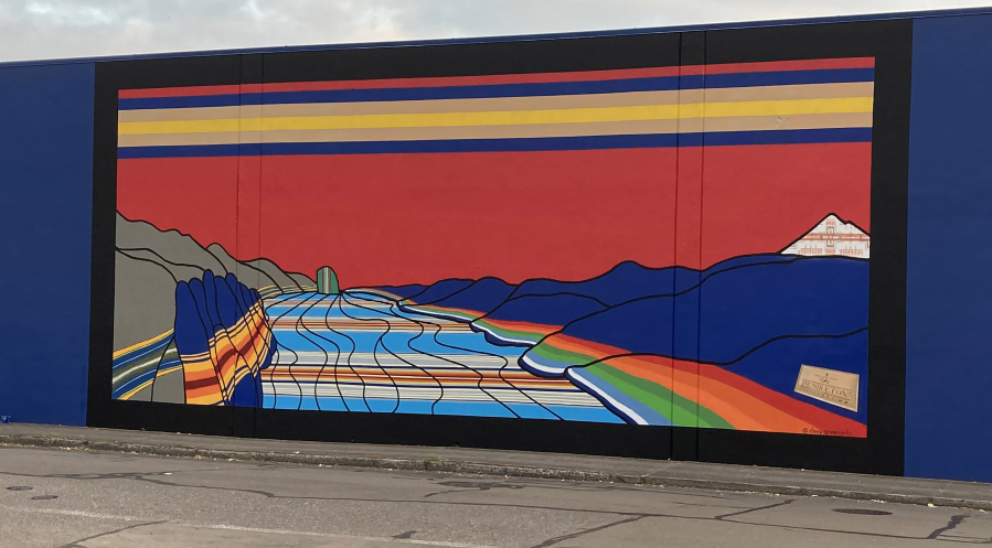 A Beautiful Mural Celebrates the Columbia River – Woolen Mill Store
